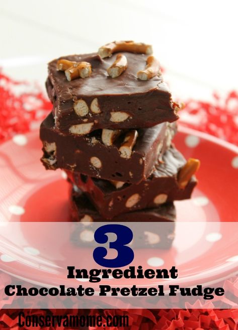 Check out this delicious and super easy 3 Ingredient Chocolate Pretzel fudge that will be a huge hit in your home. Takes minutes to prep! Chocolate And Pretzels, Pretzel Fudge, Bar Treats, Baked Desserts, Sweet Bites, Fudge Recipes Easy, Amazing Desserts, Bake Recipes, Fudge Easy