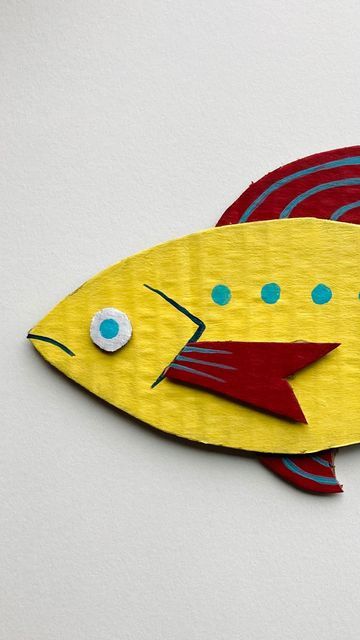 Fish Sketchbook, Cardboard Fish, Cardboard Decor, Cardboard Collage, Cardboard Animals, Paper Fish, Fair Booth, Recycled Art Projects, Art 2024