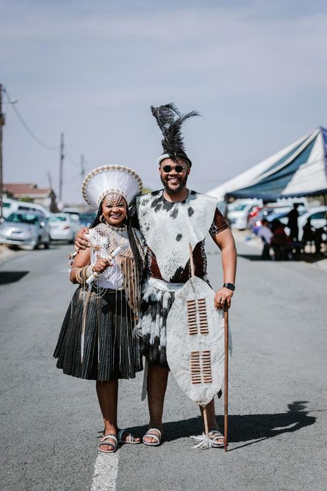 Traditional Wedding Dress African, Zulu Traditional Wedding Dresses, Zulu Bride, Zulu Traditional Wedding, Zulu Traditional Attire, Luxury Brochure, Traditional Weddings, Traditional African Clothing, Wedding Pose