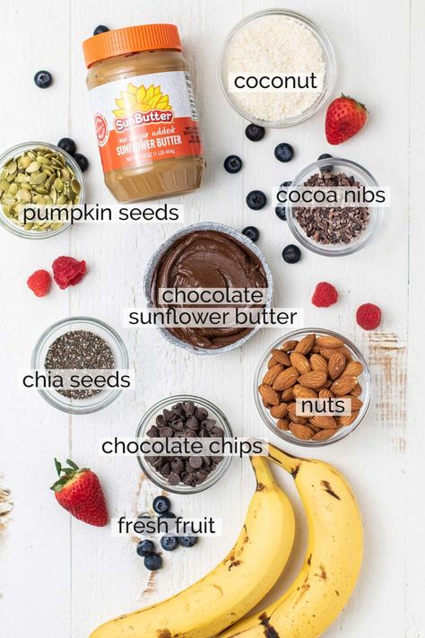 How to Make Thick Smoothie Bowls - Smoothie Bowl Recipes Make Your Own Smoothie, Smoothies Bowl, Thick Smoothie, Nutritarian Diet, Smoothie Recipes Healthy Breakfast, Cocoa Nibs, Bowl Recipes, Smoothie Bowl Recipe, Smoothie Bowls