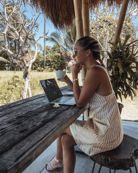 Digital Nomad Lifestyle, Laptop Lifestyle, Western Culture, Hotel Boutique, Dream Lifestyle, Bali Travel, Branding Photoshoot, Digital Nomad, Photoshoot Inspiration