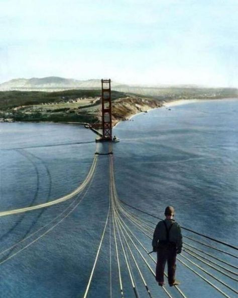 Groovy History Bridge Over Water, Bridge Construction, Rare Historical Photos, San Francesco, Iconic Buildings, Construction Worker, Design Exterior, Credit Repair, San Fran