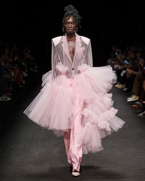 Tulle Fashion, Concert Dresses, Monochromatic Fashion, Spring 23, 2023 Ready To Wear, Futuristic Fashion, Spring Summer 2023, Upcycled Fashion, Fashion Project