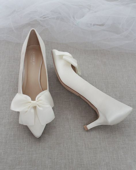 Simple Wedding Heels Brides, Wedding Shoes Satin, Satin White Shoes, Wide Width Bridal Shoes, White Satin Wedding Shoes, Wedding Heels Vintage, Simple Bridal Shoes, Short Wedding Heels Brides, Wedding Shoes Bride Low Heel