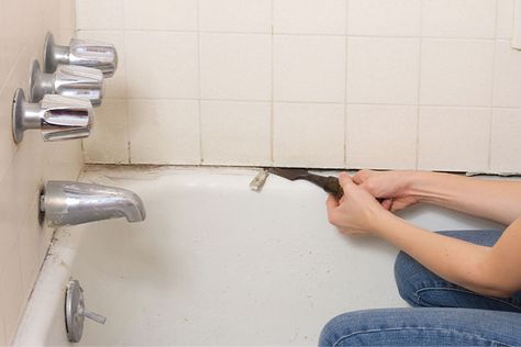 Remove Bathtub, Bathtub Caulking, Bathroom Caulk, Caulking Tips, Old Bathtub, Painting Shower, Tub Tile, Tub Surround, Bathroom Tub