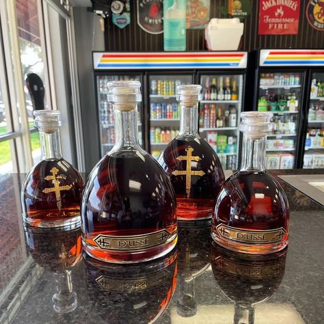 Brown Liquor Mixed Drinks, Brown Liquor, Dusse Cognac, Expensive Liquor, D'usse Cognac Drinks, Hennessy Very Special Cognac, Pretty Alcoholic Drinks, Teen Fun, Houses In France