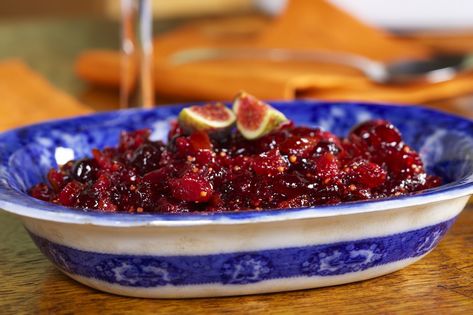 Made to go with an Italian-style holiday menu, this sauce combines sweetness and heat. Fig Sauce, Fresh Cranberry Sauce, Cranberry Compote, Pineapple Sauce, Cranberry Relish, Cranberry Sauce Recipe, Cranberry Sauce Homemade, Frozen Cranberries, Kampot