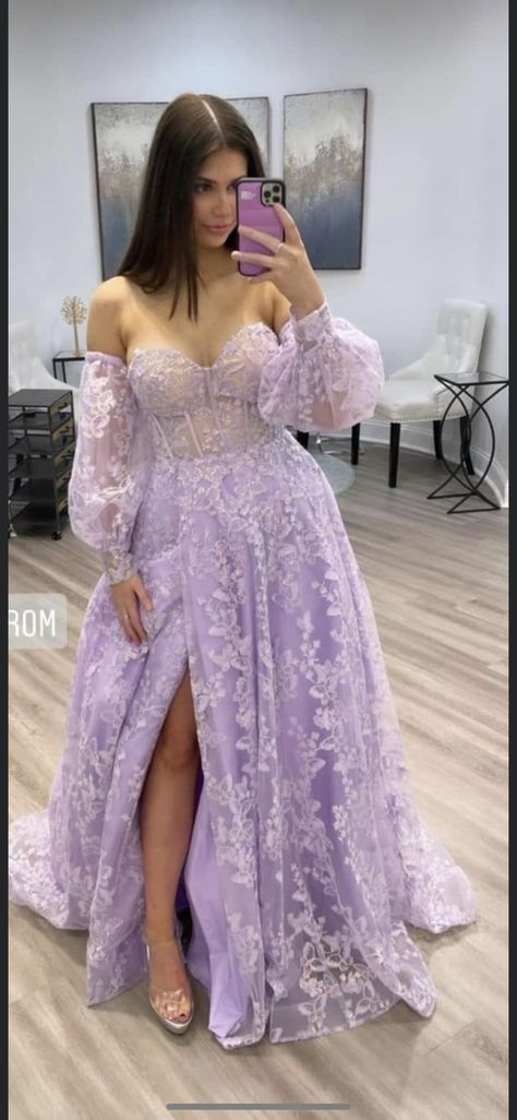 Purple Fairytale Prom Dress, Lilac Prom Dress With Sleeves, Purple Fluffy Prom Dress, Prom Dresses 2023 Ideas Purple, Puff Sleeve Dress Prom, Sweet 16 Dresses Purple Simple, Light Purple Floral Dress, Repunzal Prom Dress, Prom Dresses Purple Lavender Long