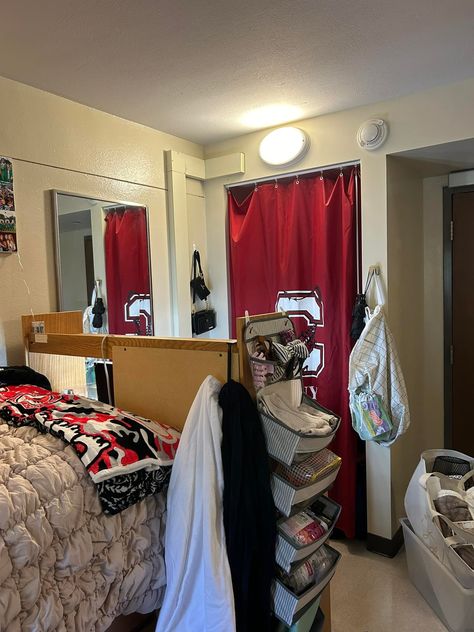 Just left a piece of my heart at SUNY Cortland! Such an incredible day moving her in and setting her up ❤️🖤❤️. I know she will make so many friends and the campus vibe is so her! She fits right in! Here’s to a successful freshman year! Love you to the moon and back ❤️😘❤️ Suny Cortland, Stars Hollow Connecticut Real Life, Freshman Year, Piece Of Me, The Incredibles