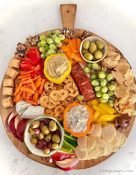 Charcuterie Board Ideas Fall, Fall Charcuterie Board Ideas, Fall Charcuterie Board, Fall Appetizers Easy, Fall Charcuterie, Unique Appetizers, Charcuterie Board Ideas, Fall Appetizers, Appetizer Trays