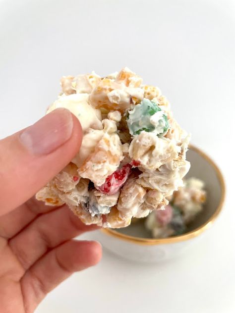 almond bark Captain Crunch cereal cluster recipe What To Make With Almond Bark, Recipes Using Almond Bark, Captain Crunch Dessert, Captain Crunch Recipes, Almond Bark Candy Recipes, Captain Crunch Cookies, Captain Crunch Candy Recipe, Puffcorn With Almond Bark, Captain Crunch Treats