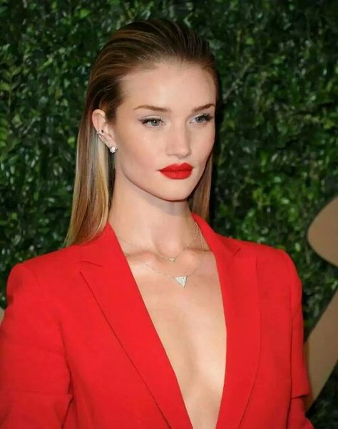 Sleek Back Hair, Wet Look Hair, Slick Hair, Sleek Hair, Red Carpet Hair, Slicked Back Hair, Slick Hairstyles, Penteado Cabelo Curto, Sleek Hairstyles