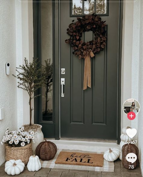 Wreath On Door With Window, Thanksgiving Front Door Decor, Entry Room Decor, Wreath On Door, Thanksgiving Front Door, Door With Window, Entry Room, Door Entrance, Front Door Entrance