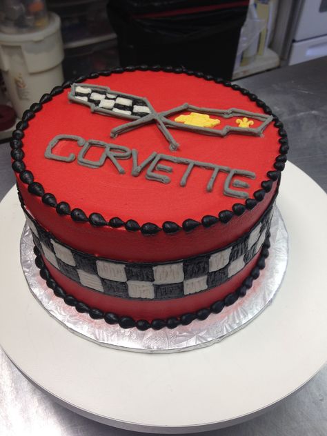 A fun cake for any Corvette enthusiast! Decorated entirely with butter cream icing. Race Cupcakes, 60th Cupcakes, Grandpa Birthday Cake, Corvette Cake, Car Cakes For Men, Happy Cakes, Pastel Rainbow Cake, Butter Cream Icing, Car Cakes