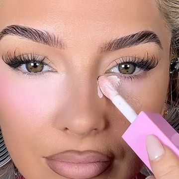 Ｊｏａｎｎａ Ｗｉｎｄｒａｍ on Instagram: "The only products to use for a pink under eye 💗💕💗 @pinkhoneyuk X @cariadryan ‘The Process Is Pink’" Pink Under Eye Makeup Look, Pink Powder Under Eyes, Pink Concealer Under Eyes, Bright Undereye Makeup, Pink Undereye Makeup, Pink Under Eye Makeup, Bright Under Eye Makeup, Pink Undereye, Bright Under Eye