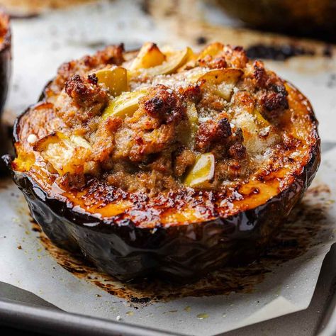 Sausage stuffed acorn squash with apples, sage, and Pecorino Romano is loaded with Fall flavor and everything you want in a comfort food! Apple Stuffed Acorn Squash, Comfort Food Appetizers, Sausage Stuffed Acorn Squash, Vegan Christmas Desserts, Sip And Feast, Squash Bread, Stuffed Squash, Baked Butternut Squash, Stuffed Acorn Squash