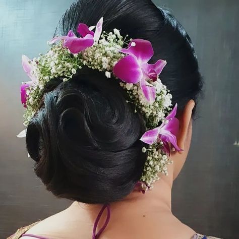 Hair Stail, Flower Bun, Low Buns, Bridal Bun, Kids Blouse, Hair Buns, Wedding Updo, Artistic Hair, Hair Bun