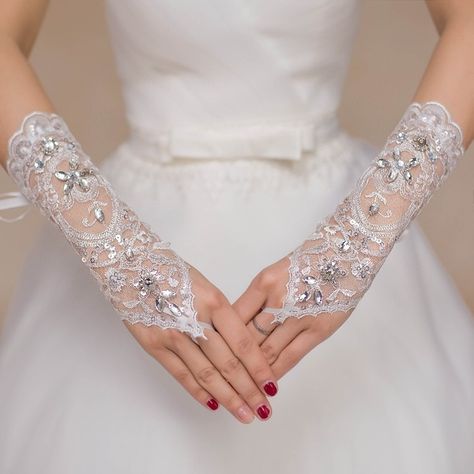 2017 fingerless beaded gloves fashion bride lace white/Ivory gloves bride wedding dress Wedding Dress Gloves, Wedding Accessories For Bride, Lace Fingerless Gloves, Embroidered Wedding Dress, Wedding Gloves, Bridal Gloves, Lace Gloves, Ivory Bridal, Beaded Wedding