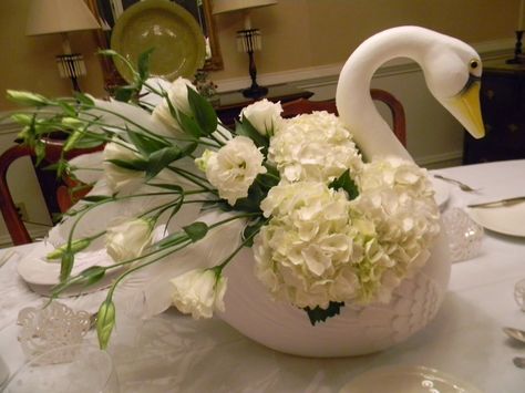 A Toile Tale: A Swan Party for a Rare Bird Swan Flower Arrangement, Swan Centerpiece Ideas, Swan Soiree, Swan Centerpiece, Swan Vase, Paper Swan, Swan Party, Rustic Arrangements, Swan Wedding