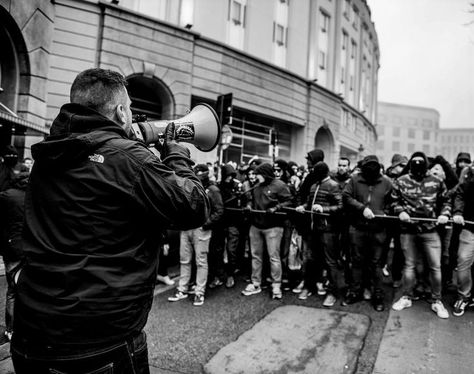 Ultra Casual, Ultras Football, Football Casuals, Foto Shoot, Football Pictures, A Football, Football Fans, Long Hoodie, Our Life