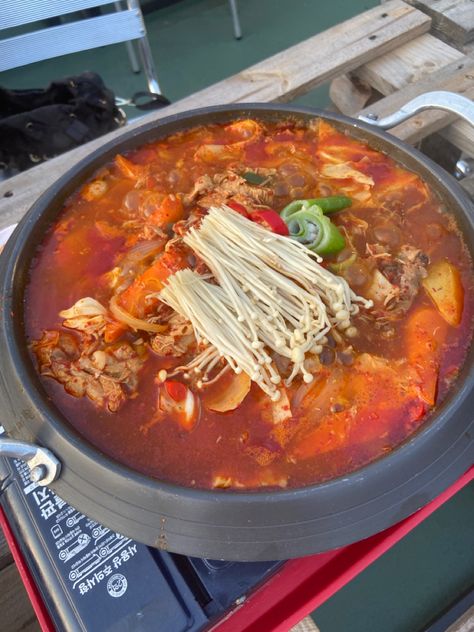 chicken stew kimchi army stew korean Kimchi Stew Aesthetic, Stew Aesthetic, Kimchi Stew, Korean Soup, Drink Aesthetic, Chicken Stew, My Food, Korean Food, Food Illustrations