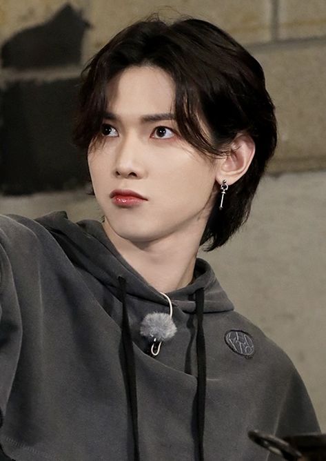 Yeosang Fluffy Hair, Yeo Sang Ateez, Cute Yeosang, Kang Yeo Sang, Yeosang Long Hair, Yeosang Cute, Yeosang Hehetmon, Yeosang Aesthetic, Yeosang Side Profile