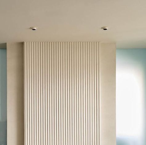 Kamp Studios on Instagram: "Feeling the warmth and elegance of our fluted plaster this #FlutedFriday 🔥✨ Thank you @kroesserstrat for including us in your @interiordesignmag feature! Photography by @seanlitchfield #PlasterPerfection #PlasterbyKAMP" Fluted Plaster Wall, Fluted Plaster, Greige Walls, Fluted Wall, Modern Colonial, Bedroom Bliss, Clay Wall, Plaster Walls, November 3