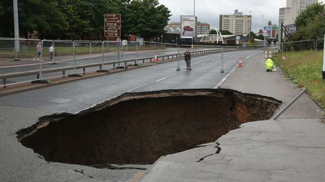 What Are Sinkholes and How Do They Work? Manchester City Centre, Dramatic Photos, Natural Pond, City Centre, Natural Disasters, Manchester City, Nature Pictures, Worth It, Geology