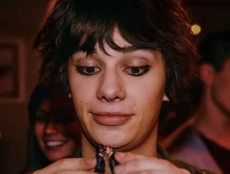 Rodrick Heffley Eyeliner, Rodrick Eyeliner, Rodrick Heffley Icon, Rodrick Heffley Art, Manny Heffley, Rodrick Rules, Hot Emo Guy, Rodrick Heffley, Devon Bostick