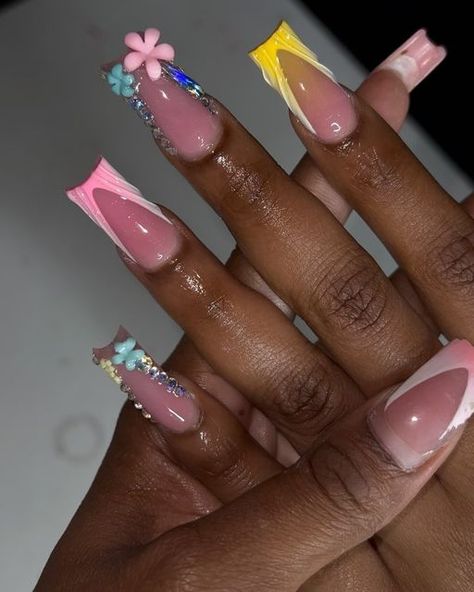 HOUSTON NAIL TECH on Instagram: "Easter is that you? 🐣💛  DM FOR LAST MINUTE APPOINTMENTS 🫶🏾  #houstonnailtech #houstonnails #nailsofinstagram #nails #nailaddict #toes #instagram #houston #miaminailtech  #houstonlashes #houstonhair #houstonhairstylist #nycnailtech #lanailtech #dallasnailtech #instagood #fyp #nailsnailsnails #explore #viral #fyp #nailapplication #nailporn #dynamicnailsuppy #greennails #airbrush #nailinspo" Short Coffin Nails Designs, Bday Nails, Airbrush Nails, Hard Nails, Drip Nails, Glow Nails, Dope Nail Designs, Short Square Acrylic Nails, Acrylic Nails Coffin Pink