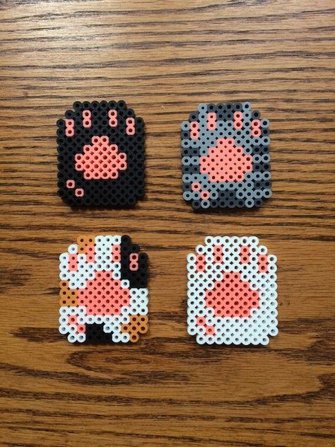 This can show you how to make a cat paw  with hama beads Perler Bead Ideas, Hamma Beads Ideas, Easy Perler Bead Patterns, Perler Creations, Pearl Beads Pattern, Easy Perler Beads Ideas, Hama Beads Design, 8bit Art, Perler Bead Templates