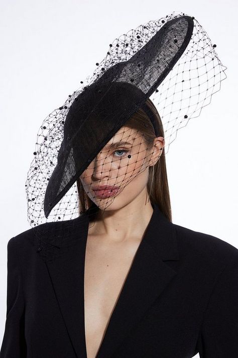 Pearl Detail Mesh Fascinator | Karen Millen Ascot Hats Fascinators, Black Derby Hat, Facinators Races, Brigette Helm, 50s Fascinator, Black Hat With Veil, Ladies Day At The Races Outfit, Rip 20s, Fascinator Hats Outfit