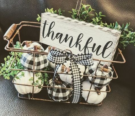 Wire Basket Decor, Diy Farmhouse Decoration, Fall Tiered Tray Decor, Basket Decor, Farmhouse Fall Decor, Wire Basket, Creative Home Decor, Country Style Homes, Farmhouse Fall