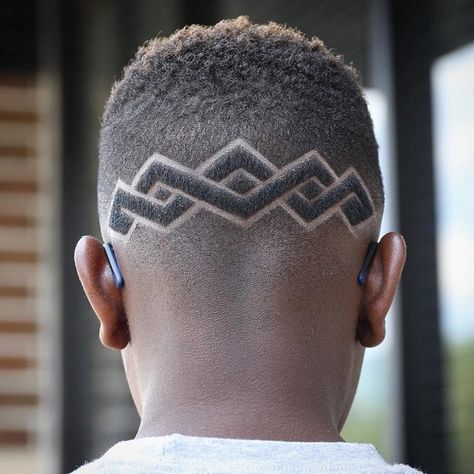 30  Neckline Hair Designs and Patterns for Any Cut Hair Tattoo Designs, Razor Cuts, Hair Designs For Men, Black Boys Haircuts, Male Hairstyles, Matted Hair, Shaved Hair Designs, Barber Razor, Men With Grey Hair