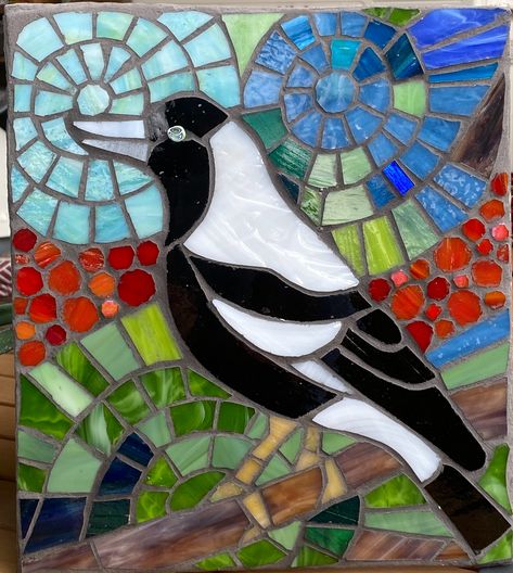 Stick Artwork, Mosaic Art Ideas, Garden Mosaics, Go Board, Cement Board, Mosaic Birds, Mosaic Art Projects, Great Paintings, Mosaic Projects