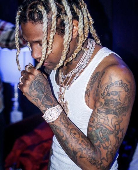 Twist Tattoo, Dragon Tattoo Images, Hand Tattoo Images, Lil Twist, Black Men Tattoos, Lil Tay, Rapper Outfits, Back Of Shoulder Tattoo, Leg Sleeve Tattoo