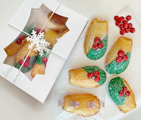 Holly Madeleines Madeleines Christmas, Christmas Madeleines, Holly Cookies, Red Candies, Italian Christmas Desserts, Christmas Pastry, Christmas Cookie Exchange Recipes, Madeline Cookies, Christmas Pastries