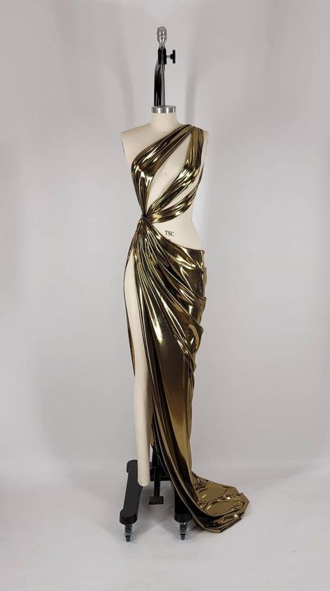 Gold Drape Dress, Metallic Evening Gown, Gold Haute Couture Gowns, Dance Battle Outfits, Mettalic Dress Gowns, Liquid Gold Dress, Mermaid High Fashion, Liquid Fabric Dress, Unique Long Dress