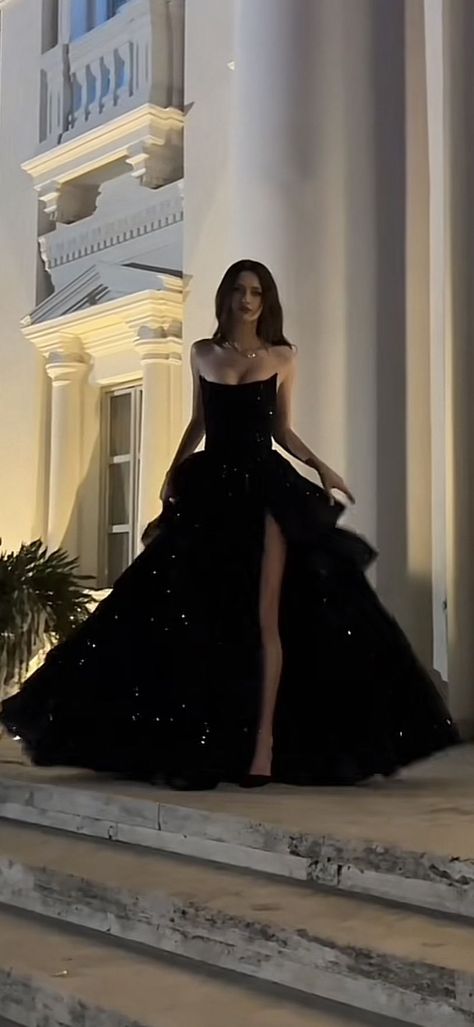 "We shouldn't be doing this." 

"I know." 

Aurelia Moore is the worl… #romance #Romance #amreading #books #wattpad Amazon Birthday Dress, Youngest Billionaire, Prom Dress Inspo, Classy Prom, Classy Prom Dresses, Stunning Prom Dresses, Fashion Goals, Saying No, Looks Party