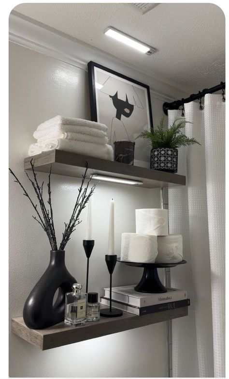 Gold Black Bathroom Decor, Black Grey Bathroom Decor, Decorating Bathroom Walls Ideas, Black And Wood Bathroom Decor, Adult Bathroom Ideas, Nude Bathroom Ideas, Black And White Bathroom Decor Ideas, Black And Gold Bathroom Decor Ideas, Grey And Black Bathroom