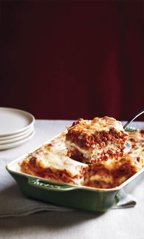 Lasagna is the go-to meal that feeds a crowd and leaves everyone asking for seconds. We have many different lasagnas in our repertoire, but this one is classic in its simplicity. Lasagna Ideas, Canadian Living Recipes, Lasagna Recipes, Beef Ground, Buffet Ideas, Classic Lasagna, Meat Recipe, Pasta Night, Baby Ready