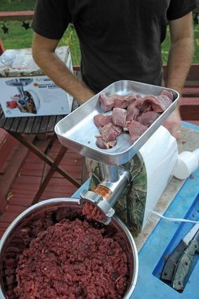 Deer Butchering, How To Cook Venison, Venison Meat, Venison Burgers, Deer Recipes, Ground Venison, Deer Meat Recipes, Deer Meat, Wild Game Recipes