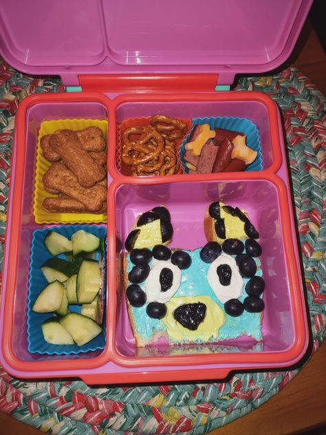 Canes Chicken, Kids Lunch Box Meals, Cabbage Soup Diet Recipe, Picky Kids, Cabbage Soup Diet, 2nd Birthday Party Themes, Easy Food Art, School Food, Lunch Box Recipes