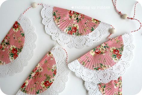 Shabby Banner Made With Cupcake Liners, Paper Doilies, Beads, & Twine Diy Slinger, Bridal Shower Tea Party, Doilies Crafts, Tea Party Bridal Shower, Bridal Shower Tea, Paper Doilies, Banners Buntings, Paper Cupcake, Diy Garland