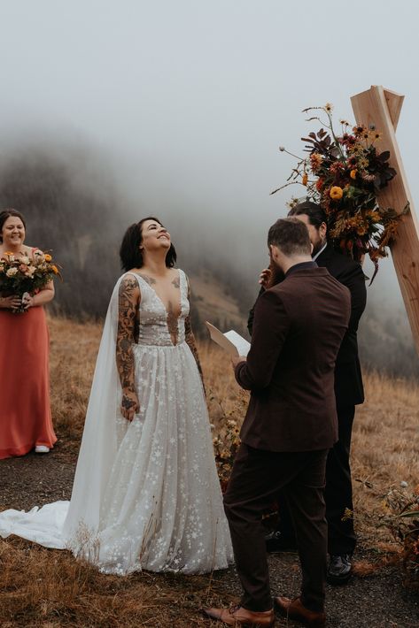 Hurricane Ridge Elopement in Washington |   couple tattoos 7 Bride With Tattoos, Cover Ups Tattoo, Henry Tieu, Elopement Bride, Alt Wedding, Fall Elopement, Edgy Wedding, Elopement Wedding Dresses, Brides With Tattoos