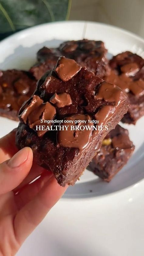 Cacao Recipes Desserts, Diy Dark Chocolate, Cocoa Powder Recipes Healthy, Dark Chocolate Recipes Healthy, Healthy Chocolate Breakfast, Healthy Brownie Recipe, Chocolate Chips Recipe, Protein Sweets, Healthy Brownie