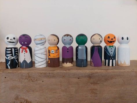 Miniature Peg doll set: 'Spooky collection' Each 60mm x 21 Choose from a choice of 9 handpainted peg  Or others - message me if you would like personalised features or if you don't see your favourite character listed! Just email me with your choice and I will make you a custom-order. Not suitable for children under 3 or those likely to put small items in their mouths. Personalized Halloween Gifts, Sweets Candy, Wood Peg Dolls, Halloween Miniatures, Ghost Decoration, Peg People, Wooden Craft, Halloween Magic, Peg Doll