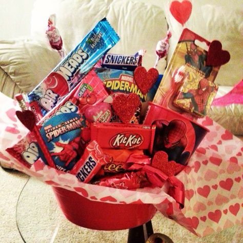 SpiderMan Valentines Basket Spiderman Valentines, Valentines Gift Basket, Valentines Basket, Valentine Gift Baskets, Valentine Baskets, Triangle Area, Valentines Gift Bags, Chocolate Bouquet, Body Picture