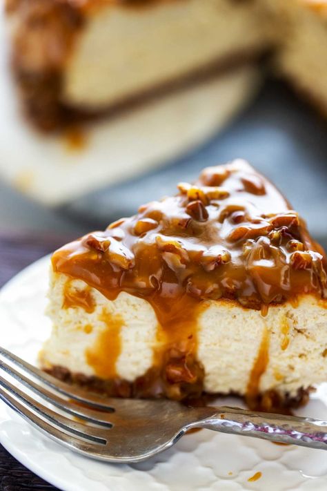 Maple Cheesecake, Traditional Cheesecake, Pecan Topping, Pecan Cheesecake, Maple Bourbon, Cheesecake Toppings, Gluten Free Thanksgiving, Maple Pecan, Best Gluten Free Recipes