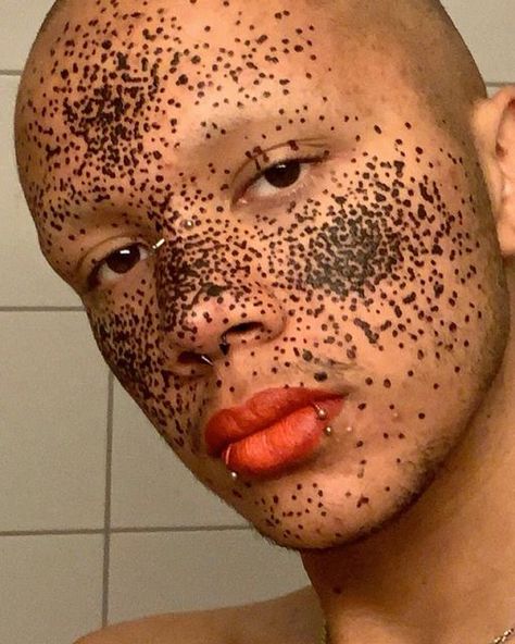 Theo Myking || Teddy 007 on Instagram: "Staining my face temporary using henna dye. Here the henna is drying ⚫️🦒 #henna" Painting On Face, Henna Painting, Henna Paint, Halloween Face, Henna, Body Art, Face Makeup, Halloween Face Makeup, Stain